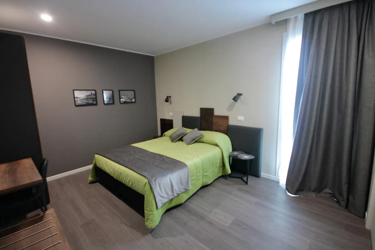 Pove 2.4 Hotel Pove del Grappa 3*,  イタリア